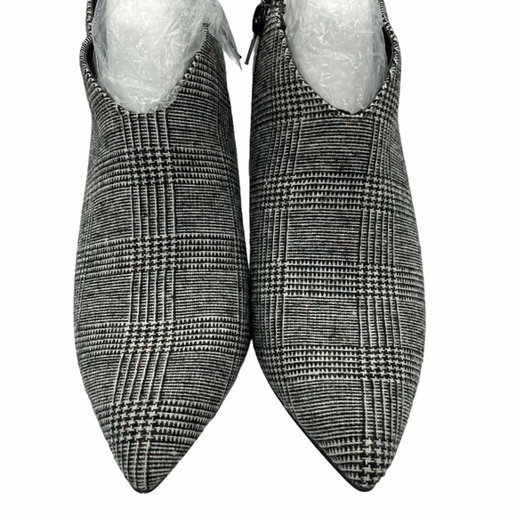 Journee Collection Demmi Plaid Bootie Sz: 8.5 - Picture 3 of 7